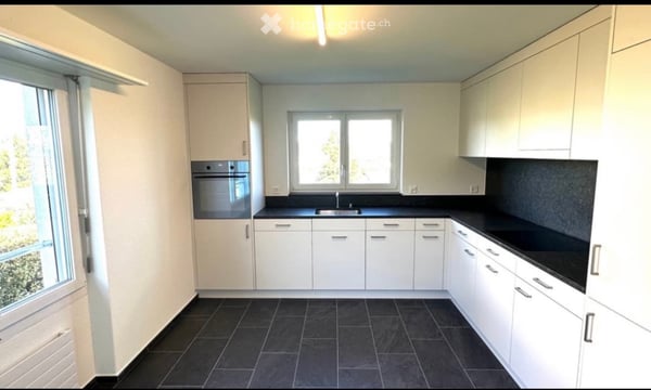 8 Zimmer Einfamilienhaus Mit Carport und Garage 3