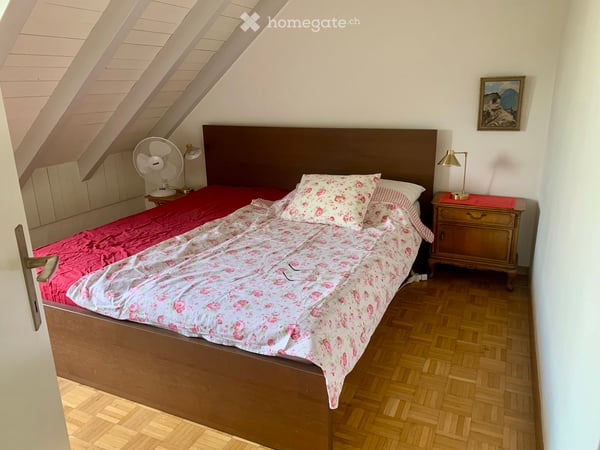 Gemütliches, möbliertes Dachzimmer 1