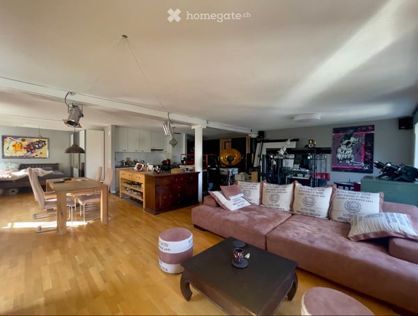 Helle Loft-Wohnung in historischer Spinnerei 1