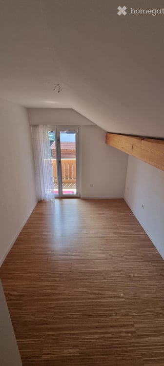 3.5 Zimmer-Dachwohnung mit wunderschöner Aussicht 5