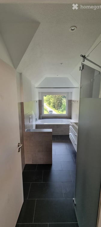 3.5 Zimmer-Dachwohnung mit wunderschöner Aussicht 4