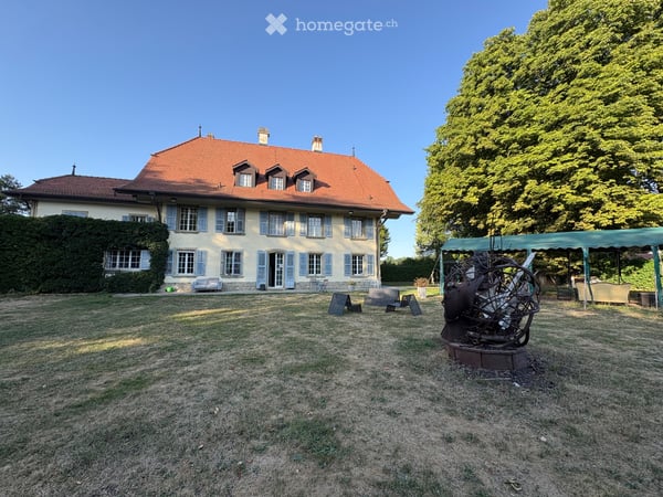 Chambre de caractère- 40 m²- sdb. privée dans un Château 1