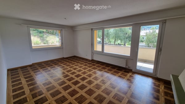 Grosse 4.5-Zimmer-Wohnung (1. OG) 2