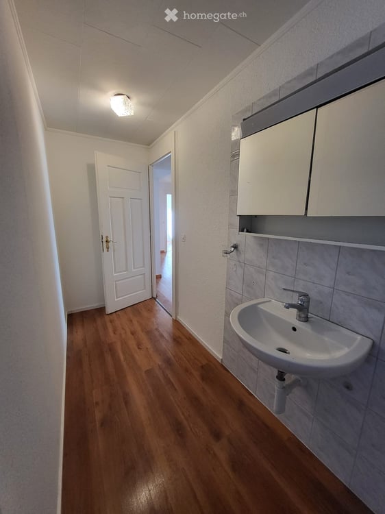 Helle 4.5-Zimmer-Wohnung im Zentrum von Trun 2
