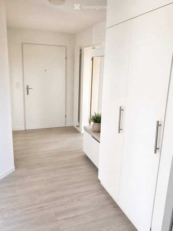 Grosszügige, sanierte 3.5-Zi Wohnung mit See- und Bergsicht 4