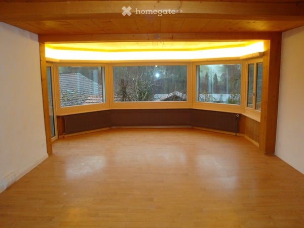 Grosszügige 3.5 - Zimmerwohnung in Erlenbach 1