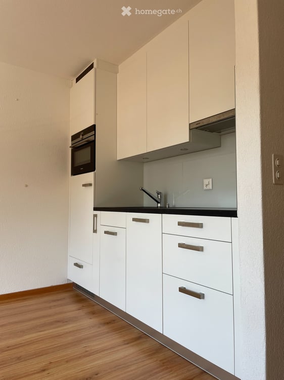 Moderne, sanierte 2-Zimmer-Wohnung an zentraler Lage in Brig 3