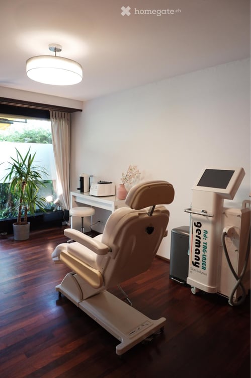 2-Zimmer Whg in Witikon, ideal als Praxis oder Wohnraum 3