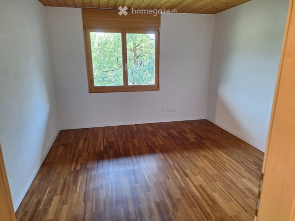 Grosszügige 3.5 Zimmer Wohnung 5