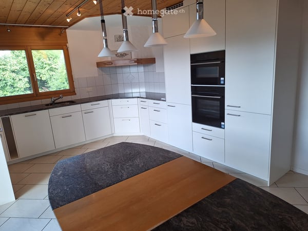 Grosszügige 3.5 Zimmer Wohnung 1