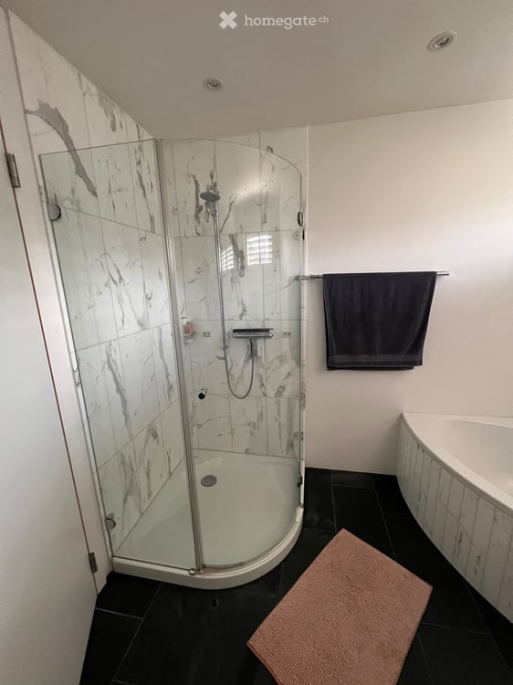 Helles Zimmer in Einfamilienhaus-WG 2