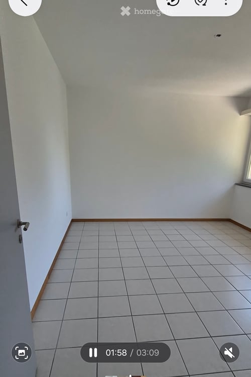 Cerco subentrante 1.5 locali grandi 1