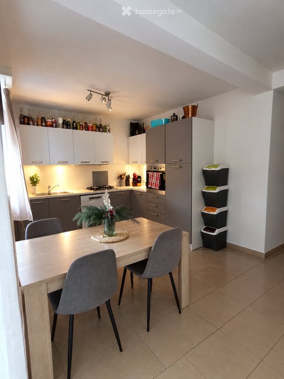 CERCASI SUBENTRANTE DAL 15 DICEMBRE Casa bifamiliare 1