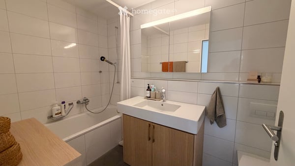 Ab 01.11. SONNIGE RUHIGE 2.5-Zimmer Wohnung 2