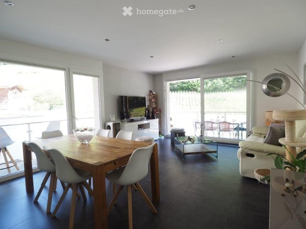 Bel appartement de 2.5 pièces avec grande terrasse à Vuisse 2