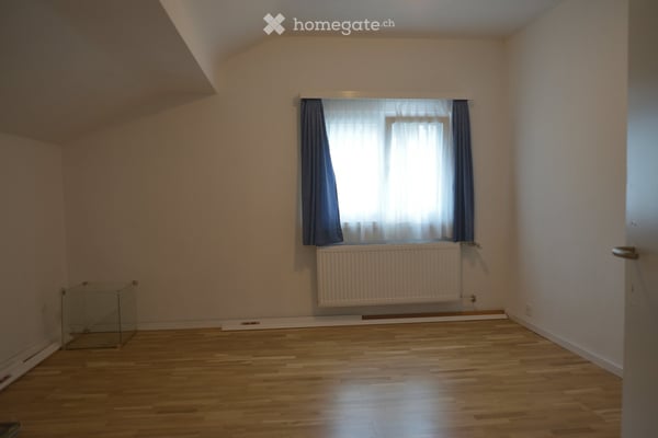 1.5 Zimmer Wohnung in 2 Familien Haus in ruhiger Lage. 2