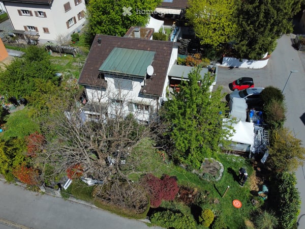 1.5 Zimmer Wohnung in 2 Familien Haus in ruhiger Lage. 1