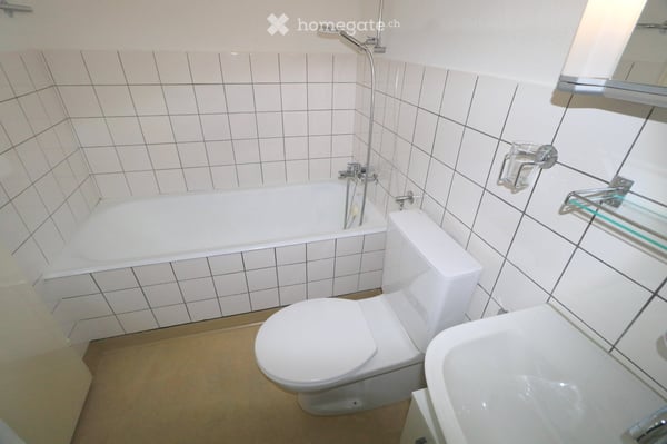 In Thun 2 1/2 Zi.-Wohnung für 1350.-pro Mt. (INKLUSIVE NK!) 4