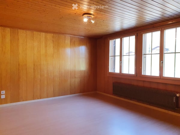 Zentral gelegene 3.5 Zi.- Wohnung mit Balkon zu vermieten 1