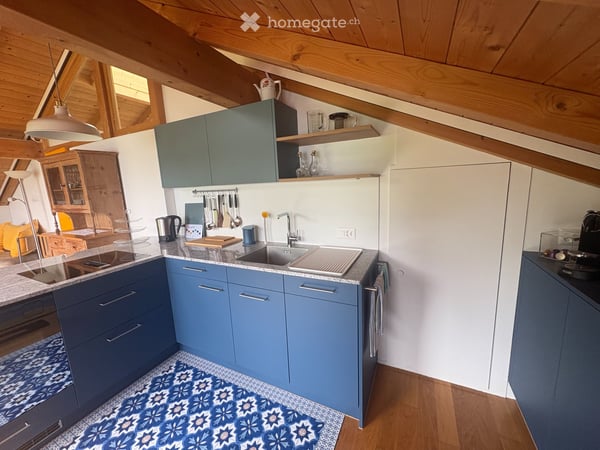 Möblierte 3-Zimmer Dachwohnung mit Seesicht im 2. Stock 3