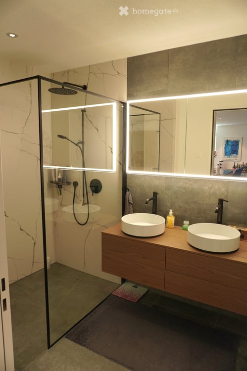 Exklusive 2.5+ Zimmer Eigentumswohnung mit luxuriösem Ausbau 4