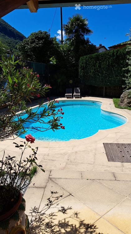 Casa unifamiliare di 210 m² con giardino e piscina. 5
