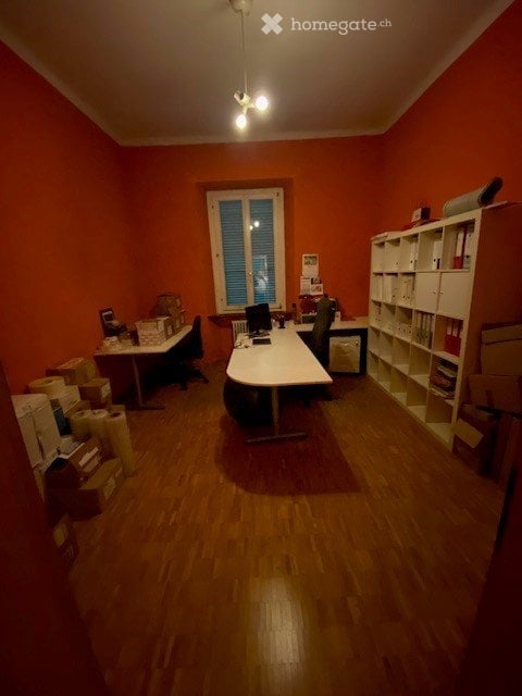 AFFITTASI UFFICIO DI MQ 9 ARREDATO 1