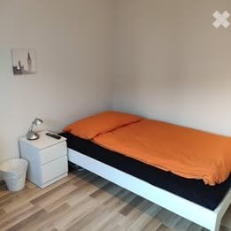Möbliertes Zimmer 1