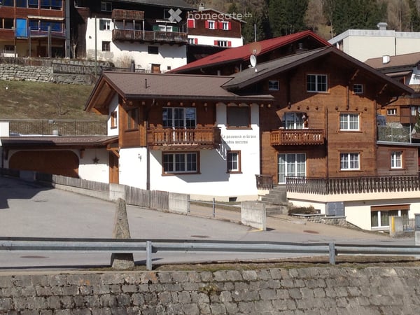 3.5 Zim. Dachwohnung in Disentis 1