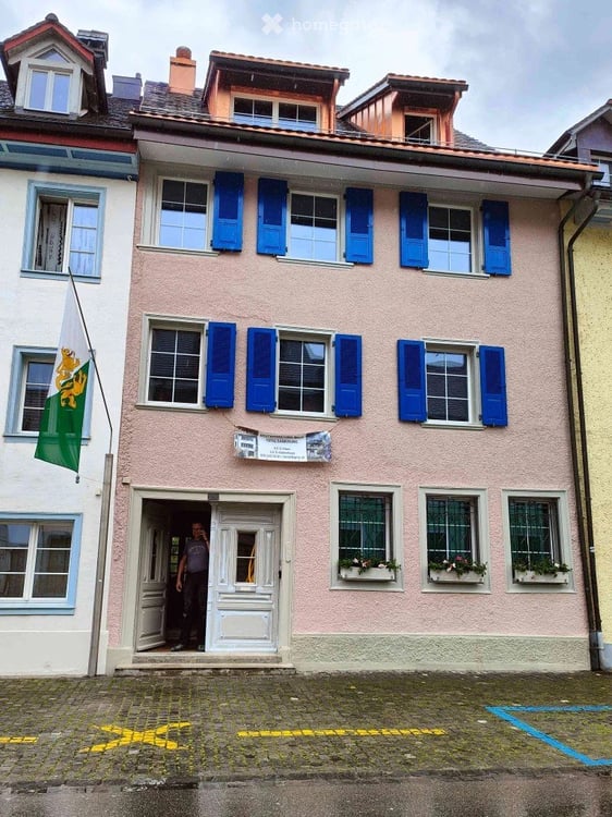 grosszügiges 6.5 Zimmer Altstadthaus mit Garten
