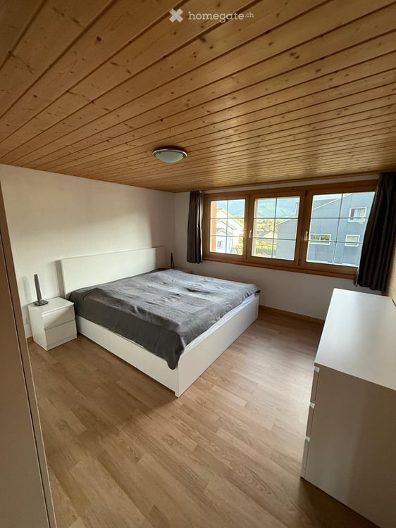 4.5-Zimmer-Wohnung mit Terrasse & Garage (photo 1 of 5)