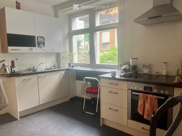 Wunderschöne, helle Altbauwohnung an zentraler Lage 4
