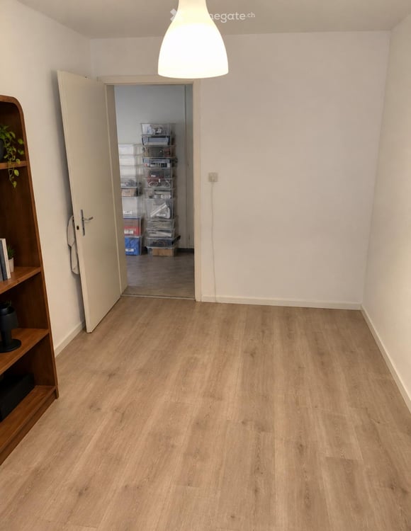 Möbiliertes WG-Zimmer, ab 01.12.26 2