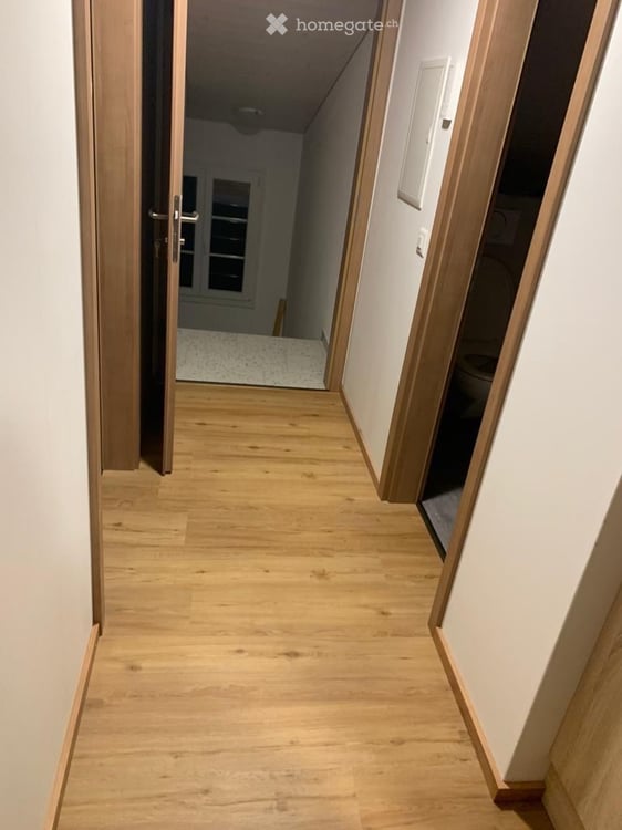 zu vermieten: 4.5-Zimmer-Wohnung, 2. OG 3