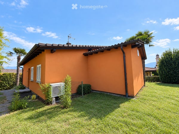 Pura, in locazione villetta unifamiliare con ampio giardino. 5