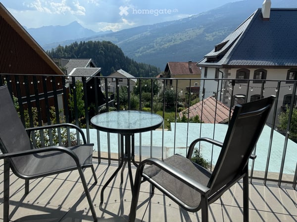 WG-Zimmer mit eigenem Badezimmer in Tomils 1