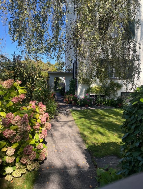 Schönes Wg-Zimmer Altbauwohnung 1