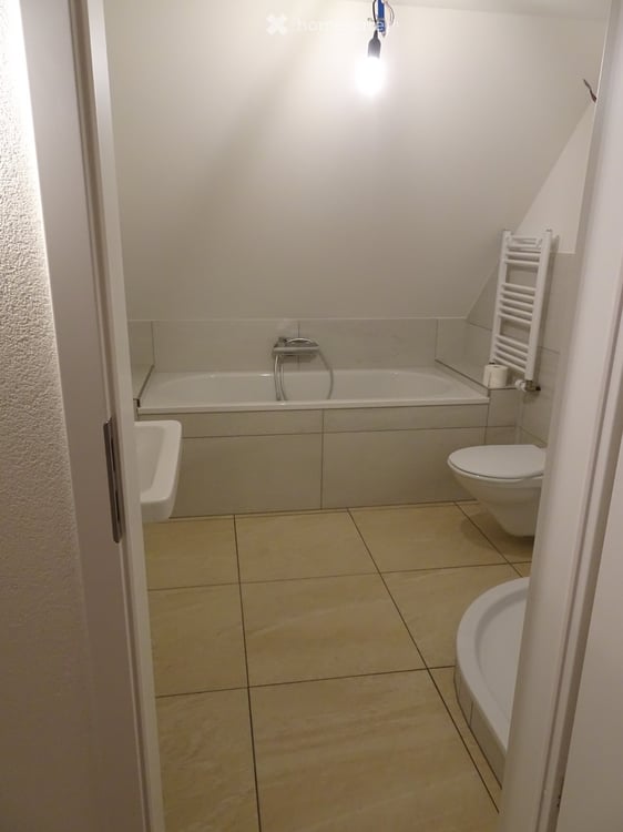 Schöne Dachwohnung in Uzwil mit Aussenparkplatz und Garten 4