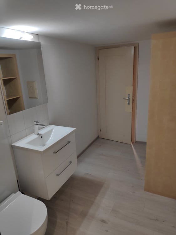 Miete Zimmer mit eig. Bad und Gemeinschaftsküche ab Nov 26 3