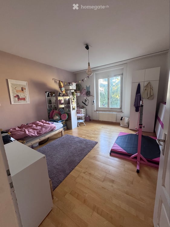Helle 4.5-Zimmer-Wohnung per 1. Dezember zu vermieten 3