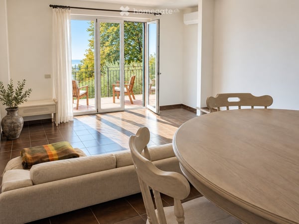 Appartamento fronte lago con terrazzo ad Arolo di Leggiuno 2