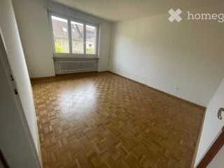 schöne helle 4.5 Zimmerwohnung 3