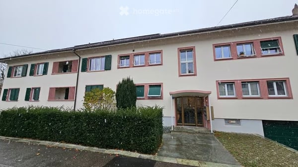 schöne helle 4.5 Zimmerwohnung 1