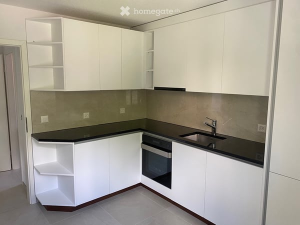 Top-Aussicht & Stadtnah: Frisch renovierte 4.5-Zi.-Wohnung 4