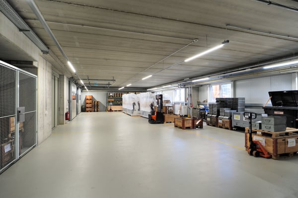 Attraktive neuwertige Gewerbefläche mit Lagerhallen, Büro, Rampe! 8