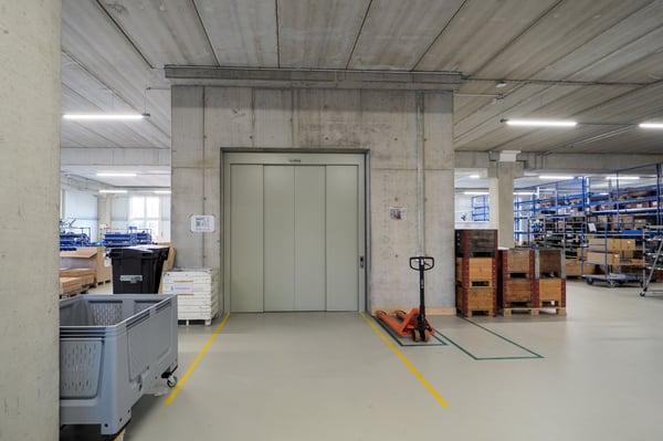 Attraktive neuwertige Gewerbefläche mit Lagerhallen, Büro, Rampe! 9