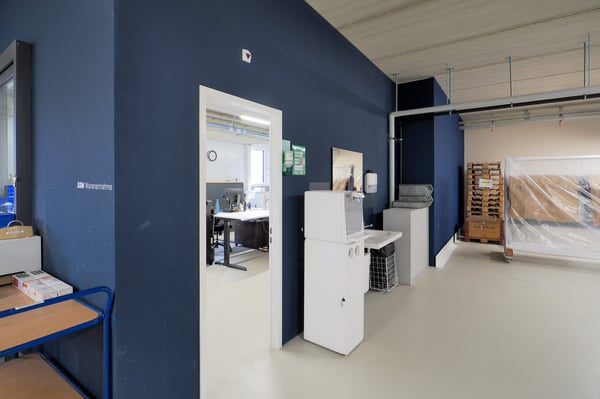 Attraktive neuwertige Gewerbefläche mit Lagerhallen, Büro, Rampe! 5