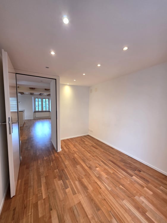Stilvolle 4.5-Zimmerwohnung mit Charakter an Toplage 8