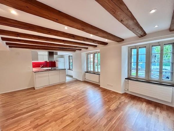 Stilvolle 4.5-Zimmerwohnung mit Charakter an Toplage 2