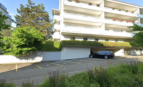 Zentraler Parkplatz in Thalwil nur 2 Minuten vom Bahnhof entfernt 15